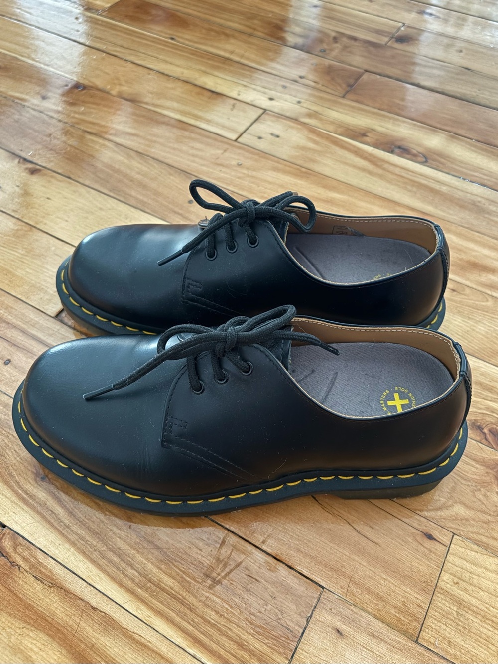 Like new black Dr. Martens 1461 Oxfords